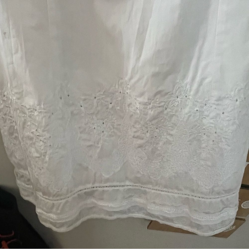 Earlier 2000’s Style White Spaghetti Strap Dress - Picture 3 of 5